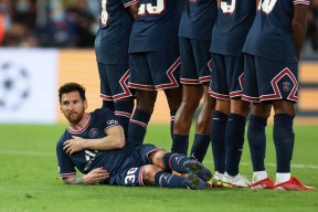 竞技宝官网-关于山东男篮训练开放日；赛后强势反弹引欢呼；欧冠在即；年轻球员得到机会的信息